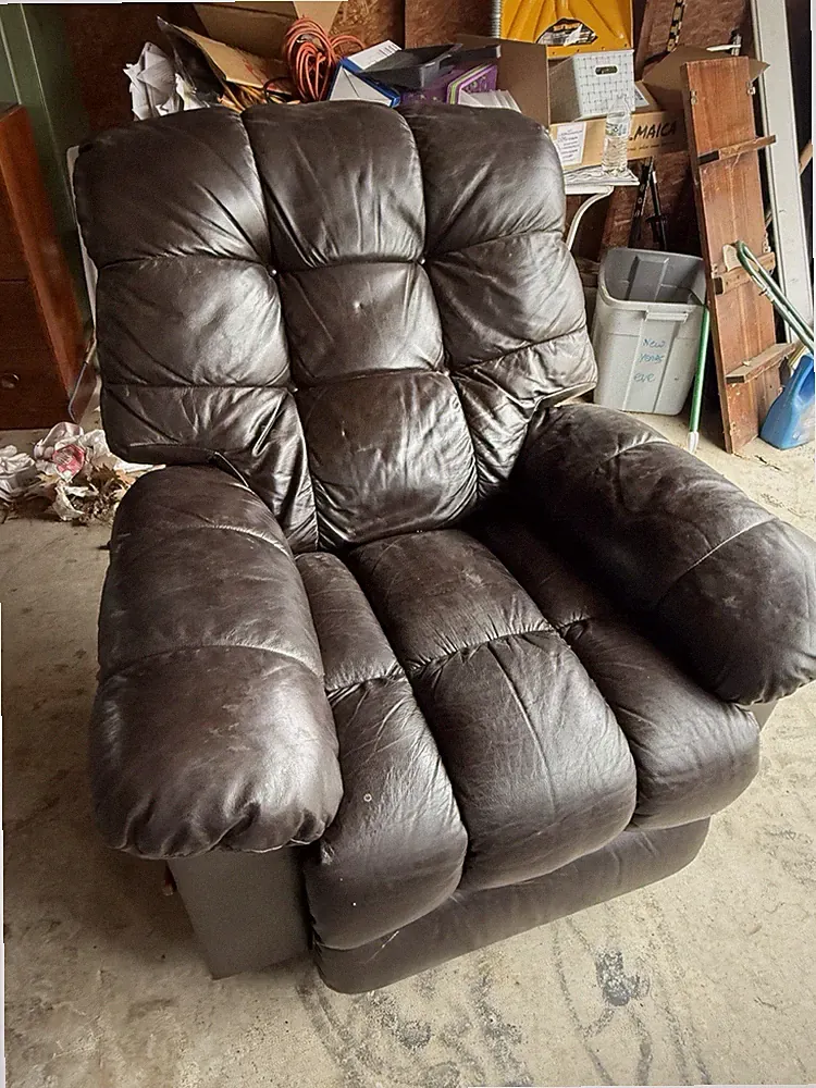 La-Z-Boy Genuine Leather Rocking Recliner Chocolate Brown ••pick Up Only 01602